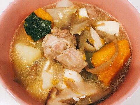 野菜たっぷり☆鶏もも肉の味噌スープ